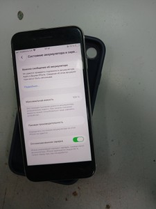 Б/в Мобільний телефон Apple iphone se 2020 64gb 01-201140111