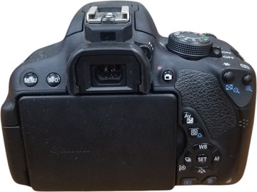 Б/в Фотоапарат Canon eos 700d + efs 18-55mm macro 0.25m/0.8ft 01-201081556