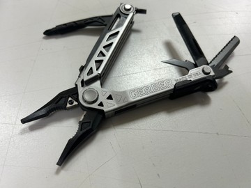 Б/у Мультитул Gerber center-drive multi-tool 01-201169314