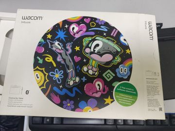01-200741766: Wacom intuos s