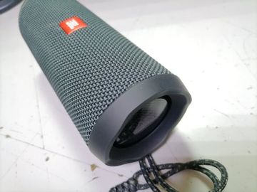 01-200742381: Jbl flip essential 2