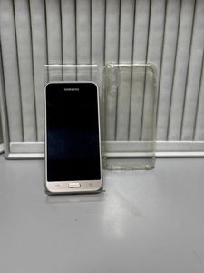 Б/в Мобільний телефон Samsung galaxy j3 2016 j320h 01-200796681