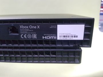 Б/у Игровая приставка Microsoft xbox one x 1tb 01-200806069