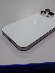 Б/у Мобільний телефон Apple iphone 16 pro 256gb 01-200895824