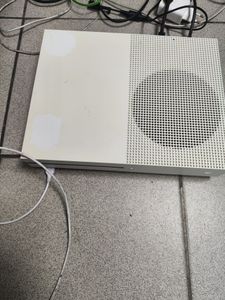 Б/у Игровая приставка Microsoft xbox one s 1tb 01-200901164