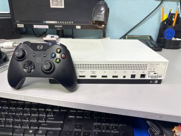 Б/в Ігрова приставка Microsoft xbox one s 500gb 01-200906571
