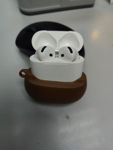 Б/в Навушники Apple airpods 4 with active noise cancellation 01-200919477