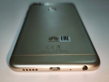 Б/в Мобільний телефон Huawei p smart fig-lx1 3/32gb 01-201074516