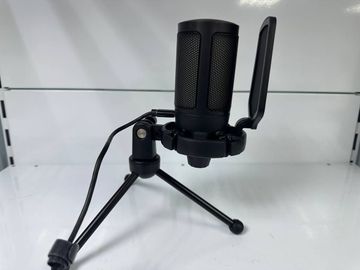 01-200503939: Fifine a6v