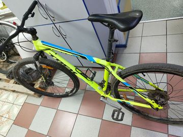 01-200517259: Trek marlin 5 29" 2022 / рама 18,5" radioactive
