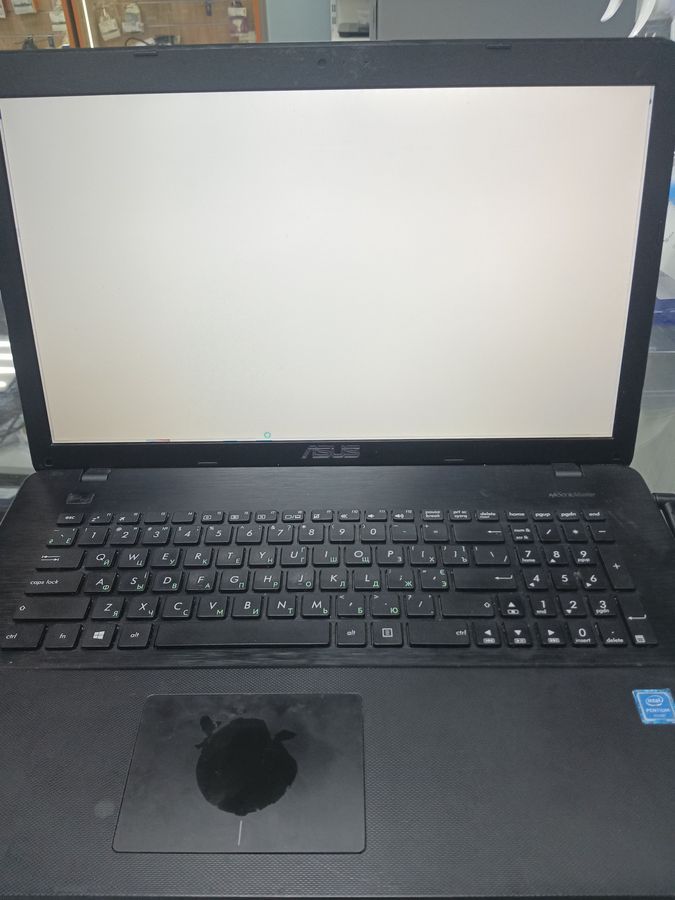 Asus 17/pentium n4200 ddr3/4gb ddr3/hdd 1000 gb/geforce 920mx 2gb