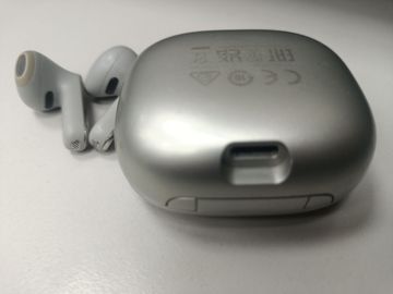 01-200744413: Jbl live flex