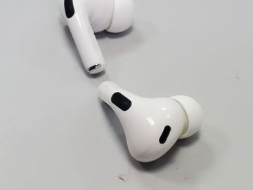 01-200792491: Apple airpods pro 2nd generation