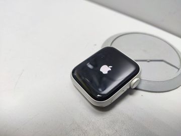 Б/в Смарт-годинник Apple watch se 2 gps 40mm aluminium case 01-200805501