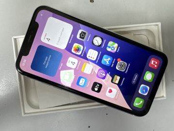 Б/в Мобільний телефон Apple iphone 11 64gb 01-200819429