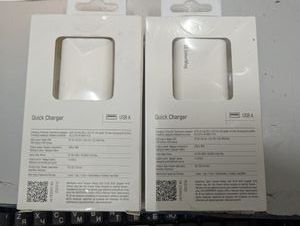 Б/в Зарядний блок Color Way cw-chs063q-wt 01-200834095