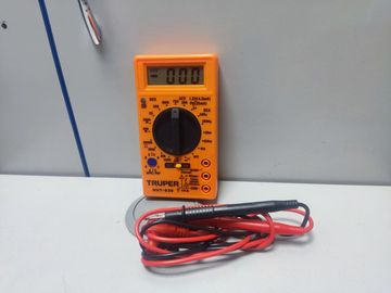 Б/у Мультиметр Truper mut-830 01-200846995
