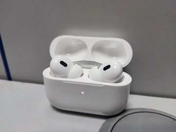 Б/в Навушники Apple airpods pro 2nd generation with magsafe charging case usb-c 01-200884481