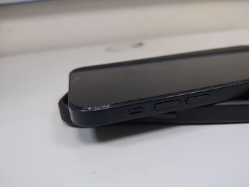 Б/в Мобільний телефон Apple iphone 12 128gb 01-200873957