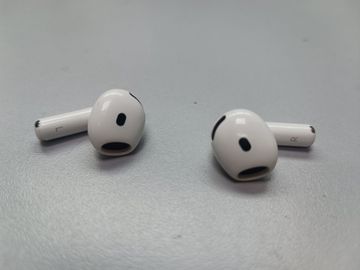 Б/в Навушники Apple airpods 4 with active noise cancellation 01-200908854