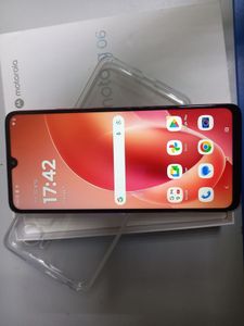 Б/в Мобільний телефон Motorola moto g06 4g 4/64gb 01-200916240