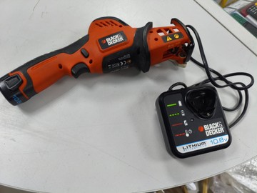 Б/в Акумуляторна шабельна пила Black&Decker gkc108 01-200998900