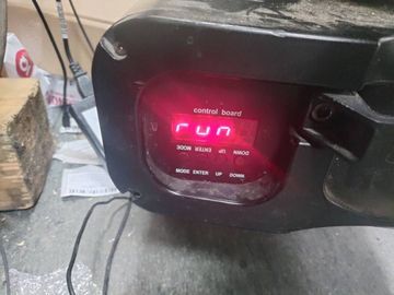 01-200228138: Ying Wei stage zoom 575