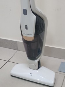 Б/в Пилосос Electrolux eerc75sw 01-201125053