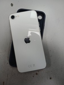 Б/в Мобільний телефон Apple iphone se 2020 64gb 01-201140111