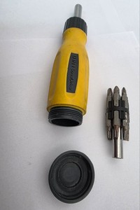 Б/в Викрутка реверсивна Intertool 13 в 1 screwdriver 01-201150049