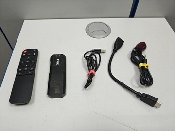 Б/в Смарт приставка Android tvr3 stick 4k 2/16gb 01-201177915