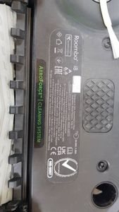 16-000255111: Roomba i8+ plus