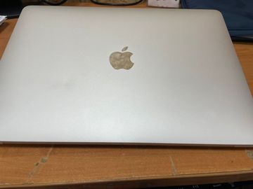 01-200472001: Apple macbook air a1932 13,3" core i5 1,6ghz/ram8gb/ssd128gb/intel uhd graphics 617