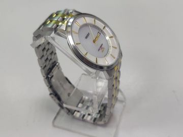 01-200747446: Orient light-powered 4000