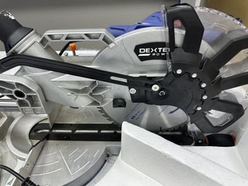 Б/в Пила торцева Dexter j1g-zp28-255a 01-200808165