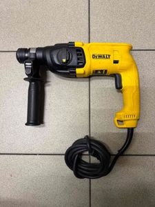 Dewalt d25033k