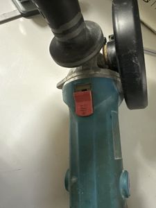 Б/у Угловая шлифмашина Sturm ag90121p 01-200840208