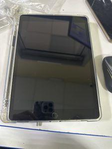 Б/в Планшет Apple ipad 10.2 2021 wi-fi 64gb 01-200860807