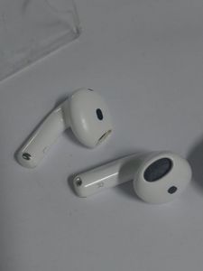 Б/в Навушники Apple airpods 4 01-200860001