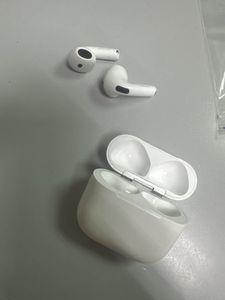 Б/в Навушники Apple airpods 4 with active noise cancellation 01-200919788