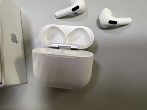 Б/в Навушники Apple airpods 4 with active noise cancellation 01-200975360