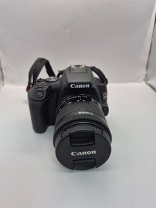 Б/в Фотоапарат Canon eos 250d kit 01-201116371