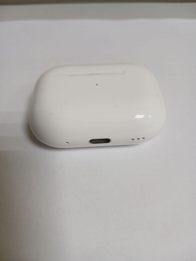 airpods pro 2nd generation with magsafe charging case usb-c