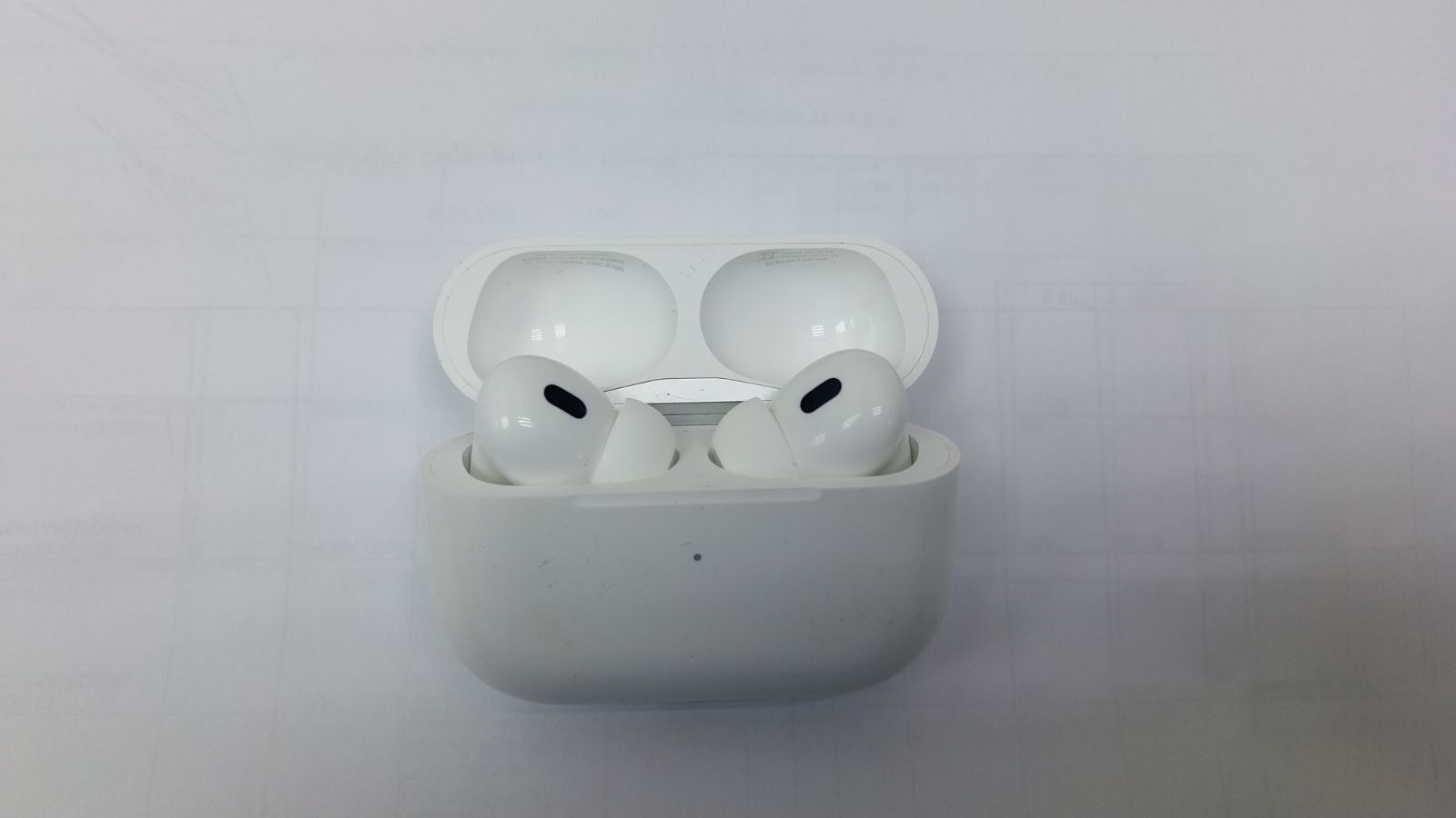 airpods pro 2nd generation with magsafe charging case usb-c