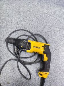 Б/в Перфоратор Dewalt d25133qs 01-200799994