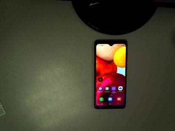 Б/в Мобільний телефон Samsung galaxy a71 sm-a715f 6/128gb 01-200810472