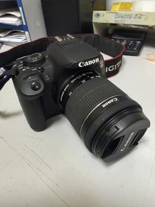 Б/в Фотоапарат Canon eos 700d + efs 18-55mm macro 0.25m/0.8ft 01-200842396