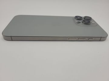 Б/в Мобільний телефон Apple iphone 15 pro max 256gb esim 01-200815625