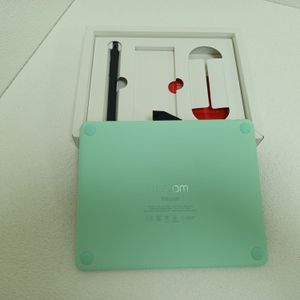 Б/в Планшет графічний Wacom intuos s bluetooth ctl-4100wl 01-200888157