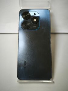 Б/у Мобільний телефон Tecno spark go 2024 3/64gb 01-200902787
